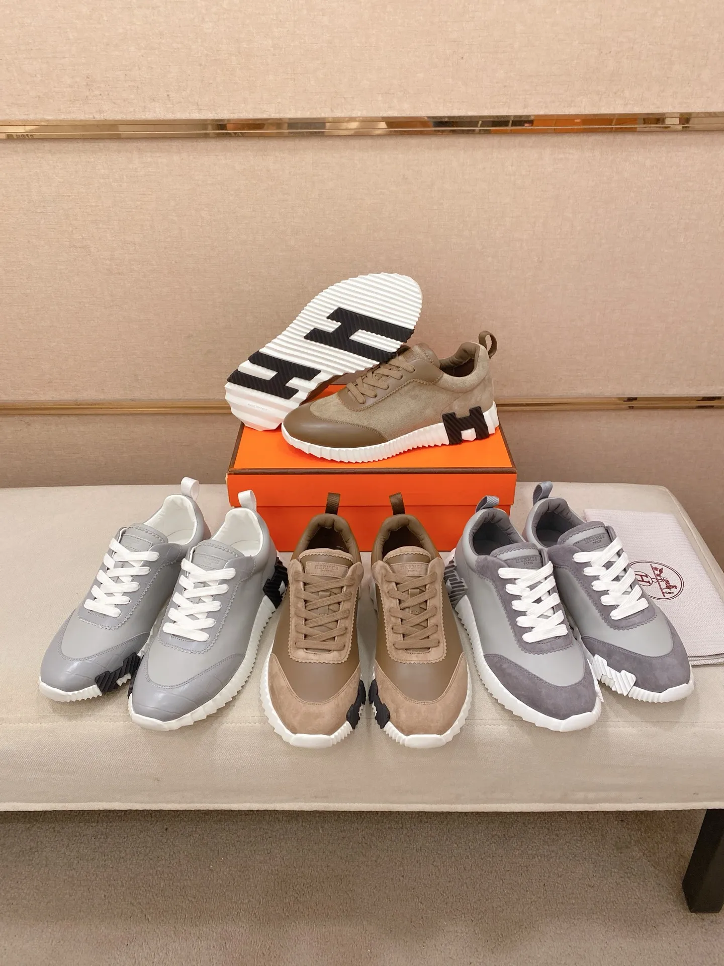Men's clothing and shoes💰: 640💰《HERMES》【Classic Original Version】Hermès; Top 🔝 Purchasing Agency 🔍🔍Men's latest 🇺🇸 counters are on sale simultaneously, original imported from Italy ▲▲First-layer cowhide with suede cowhide ▲▲ (high-end and expensive Qi·Grade) Exquisite workmanship (Italian 🇮🇹Imported water-dyed 🐂cowhide lining) Sole: Original sole provided by the original factory, ⚠️Exclusive double-layer activity·TPR·Rubber·Combined molded outsole; Super·comfortable·wear-resistant·non-slip·environmental protection The real thing is more beautiful if you take the real thing (high quality, follow the order), you can enter and exit the counter at will * Code number: 39·40·41·42·43·44# (can be customized 38.45.46.)